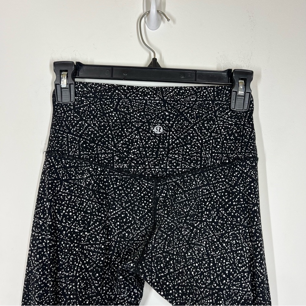 Lululemon Align Crop 21" Size 4 - Picture 6 of 9